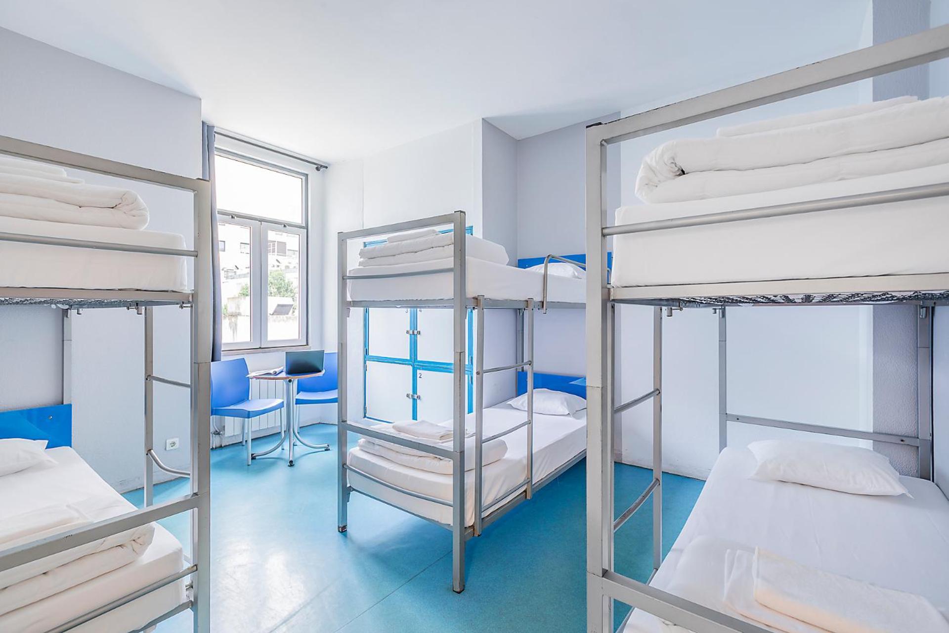 Cama em Dormitório Feminino com 6 Camas